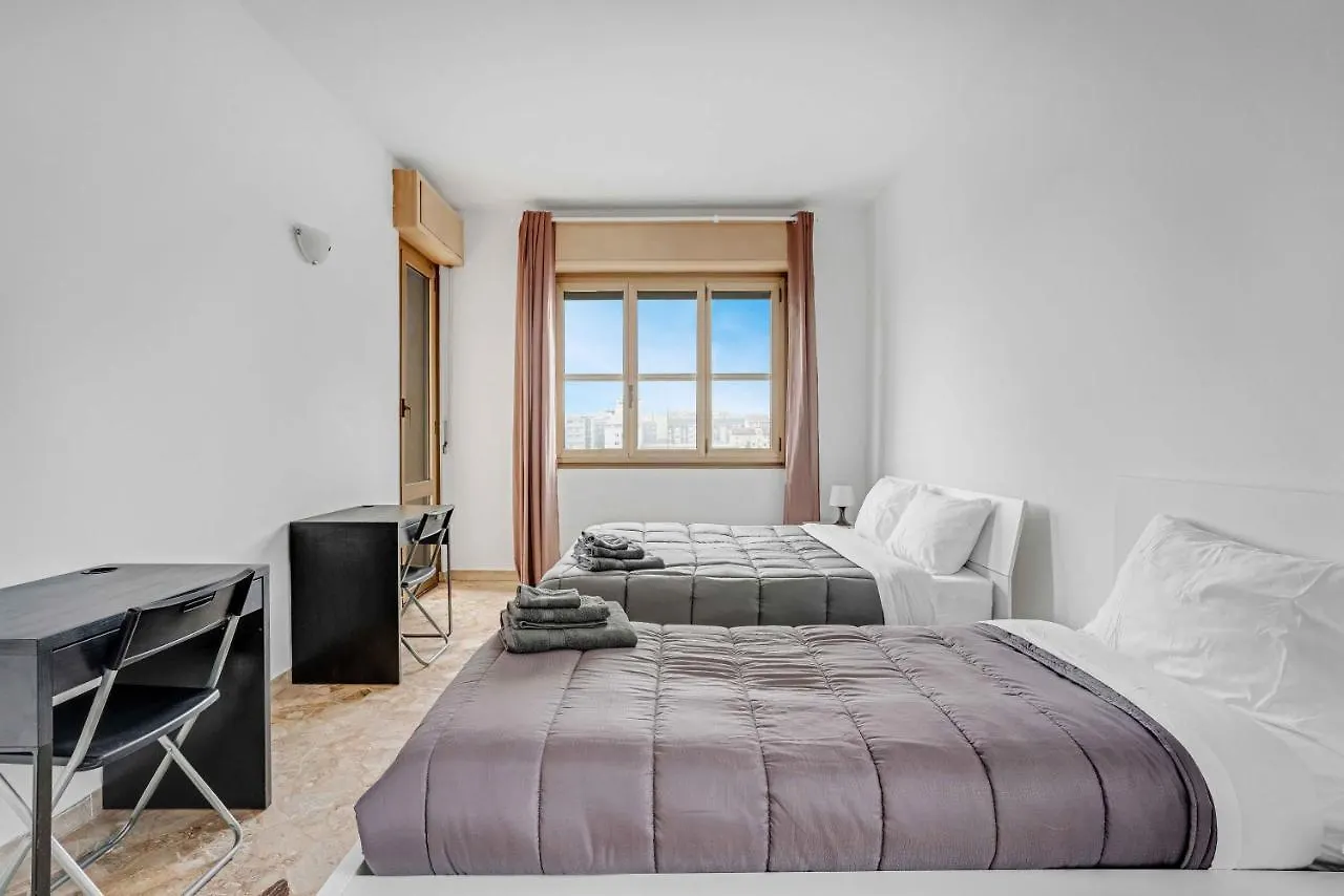 Cav9 - Large Apartment With Panoramic View - 米兰 0*,  意大利