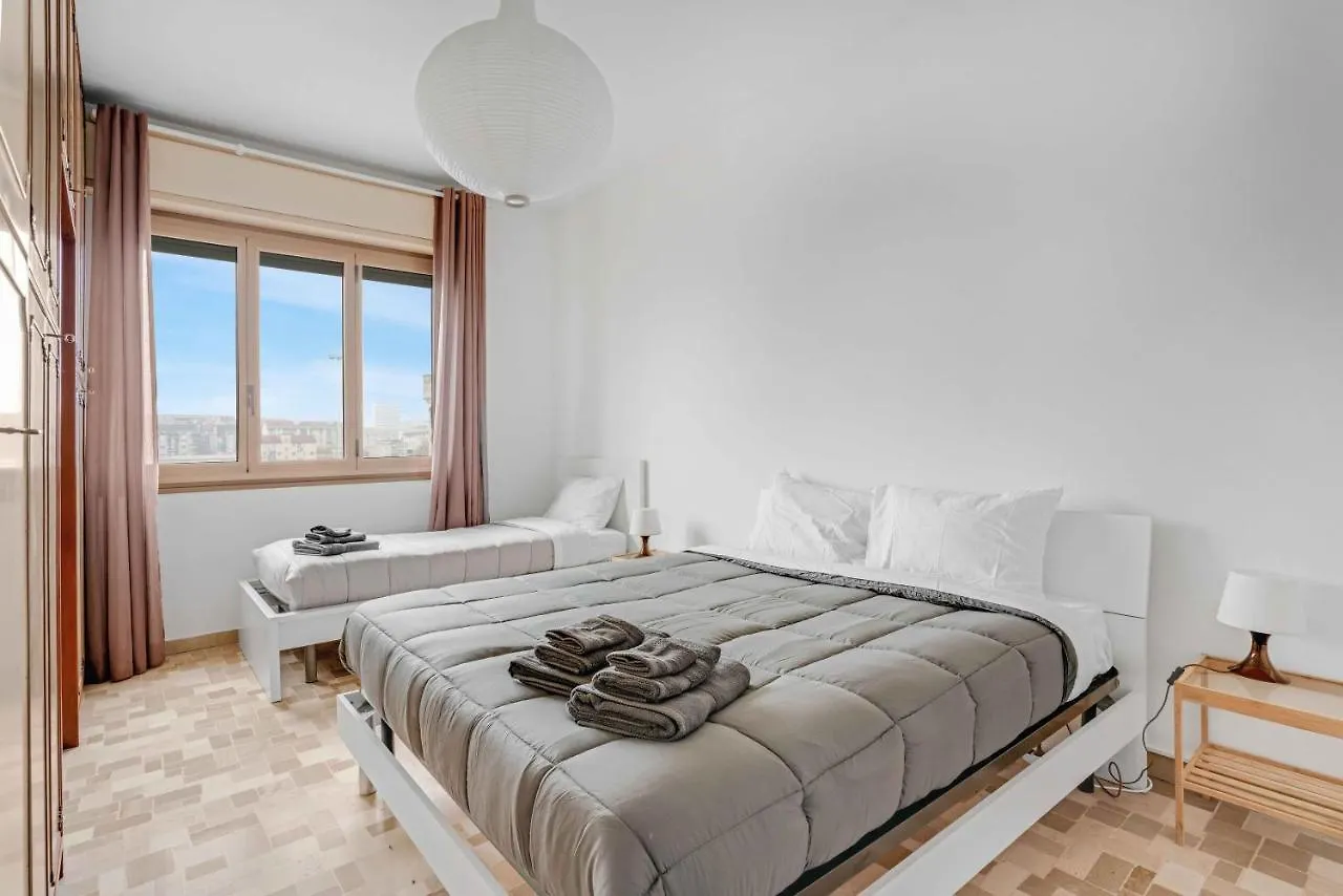 Cav9 - Large Apartment With Panoramic View - Milan 0*,